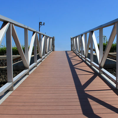 15-20 Years Lifespan Marine Aluminum Gangways Ramps With Accessories For Marina Floating Dock
